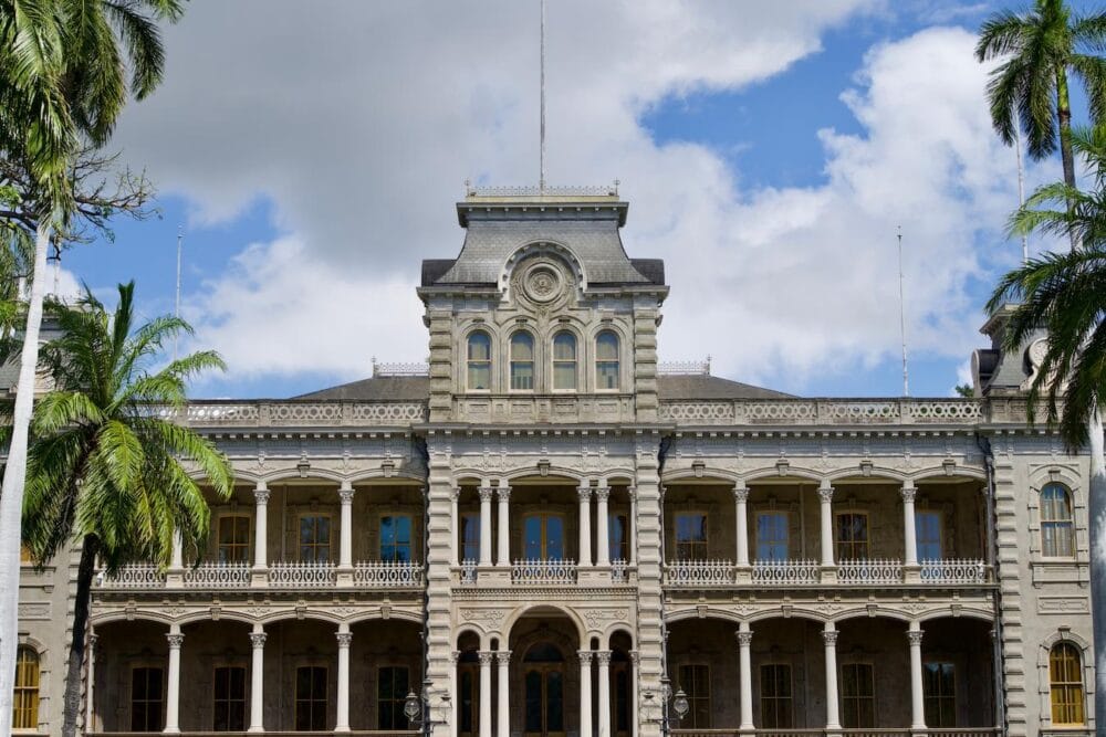 iolani palace front view